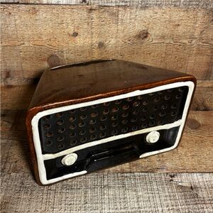 RARE Anthropologie Vintage/Retro style speaker/cell phone amplifier- Ceramic